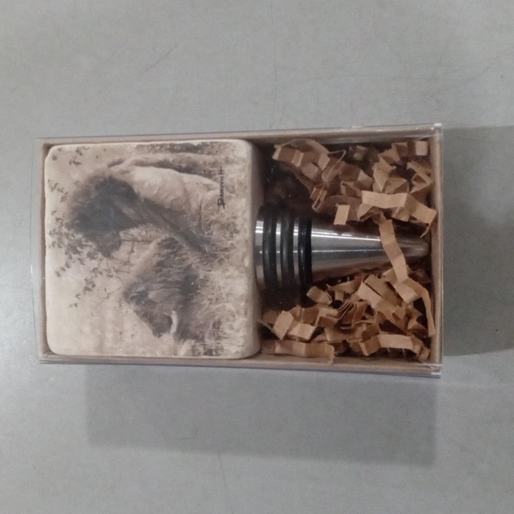 NIB Banovich marble wine bottle stopper